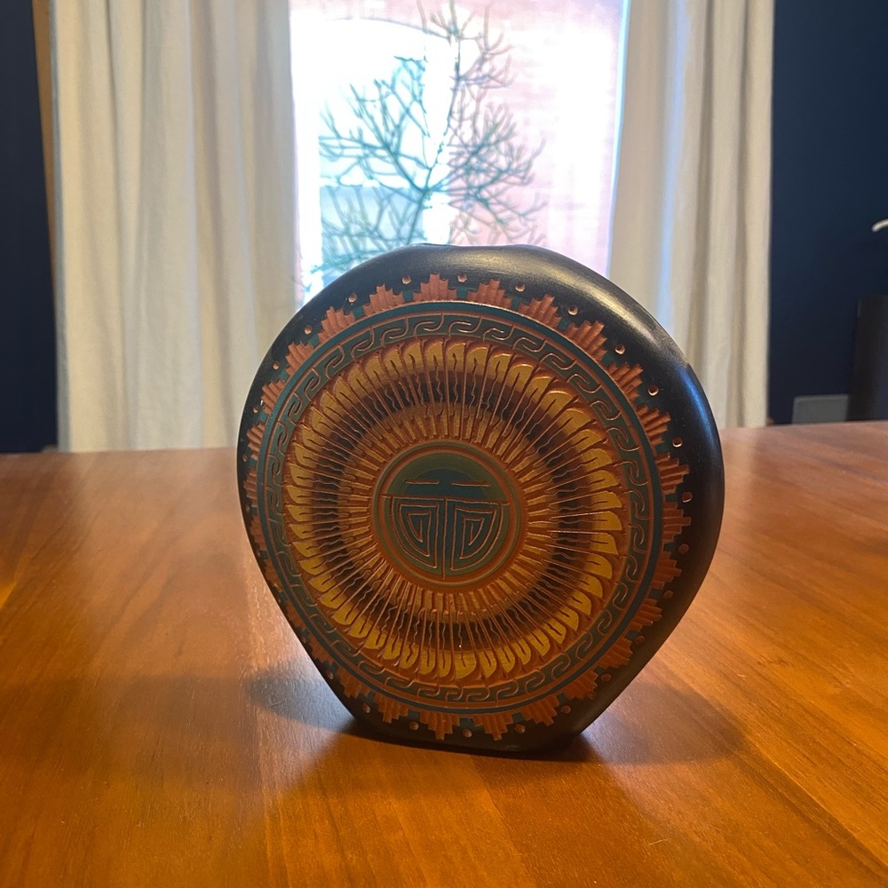 Terry Smith Authentic Navajo Terracotta Pottery - Picture 2 of 3